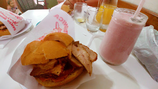 PAVOS Y CHICHARRONES SANTA MÓNICA