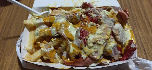 Guiligan Sánguches y Salchipapas - Arriola