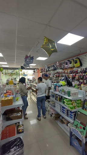 MIAU 100% GATOS - PET SHOP LIMA